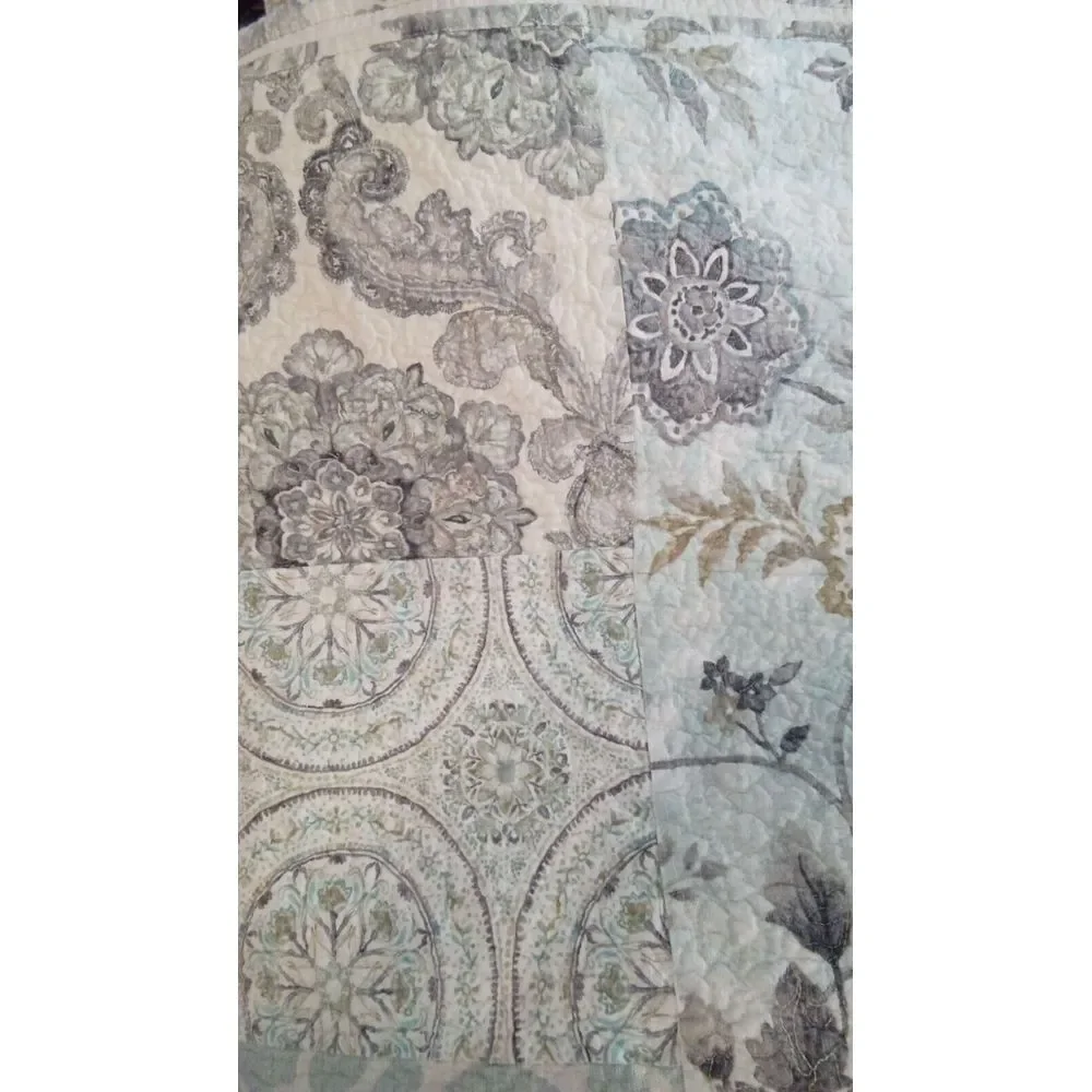 Quilted Bedspread Coverlet Reversible Floral Medallion Pattern‎ Bedding